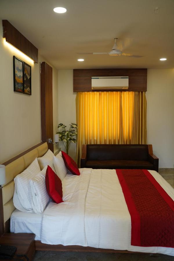 Leela Bizotel Junagadh Exterior foto