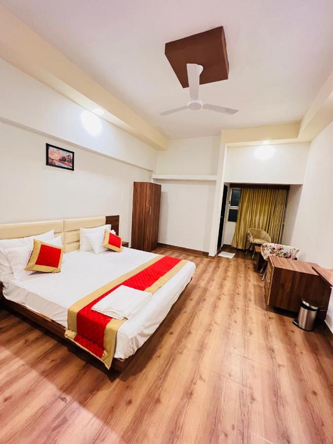 Leela Bizotel Junagadh Exterior foto