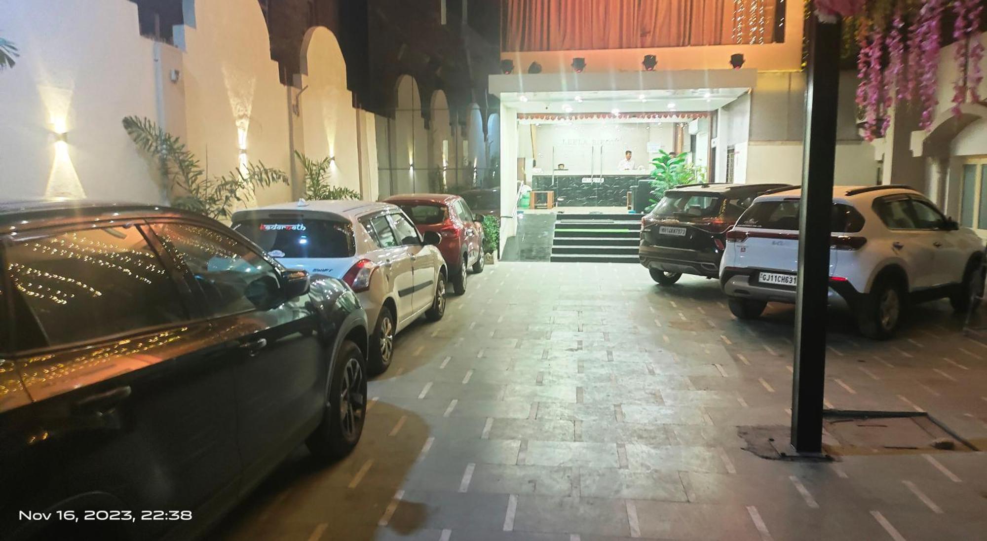 Leela Bizotel Junagadh Exterior foto