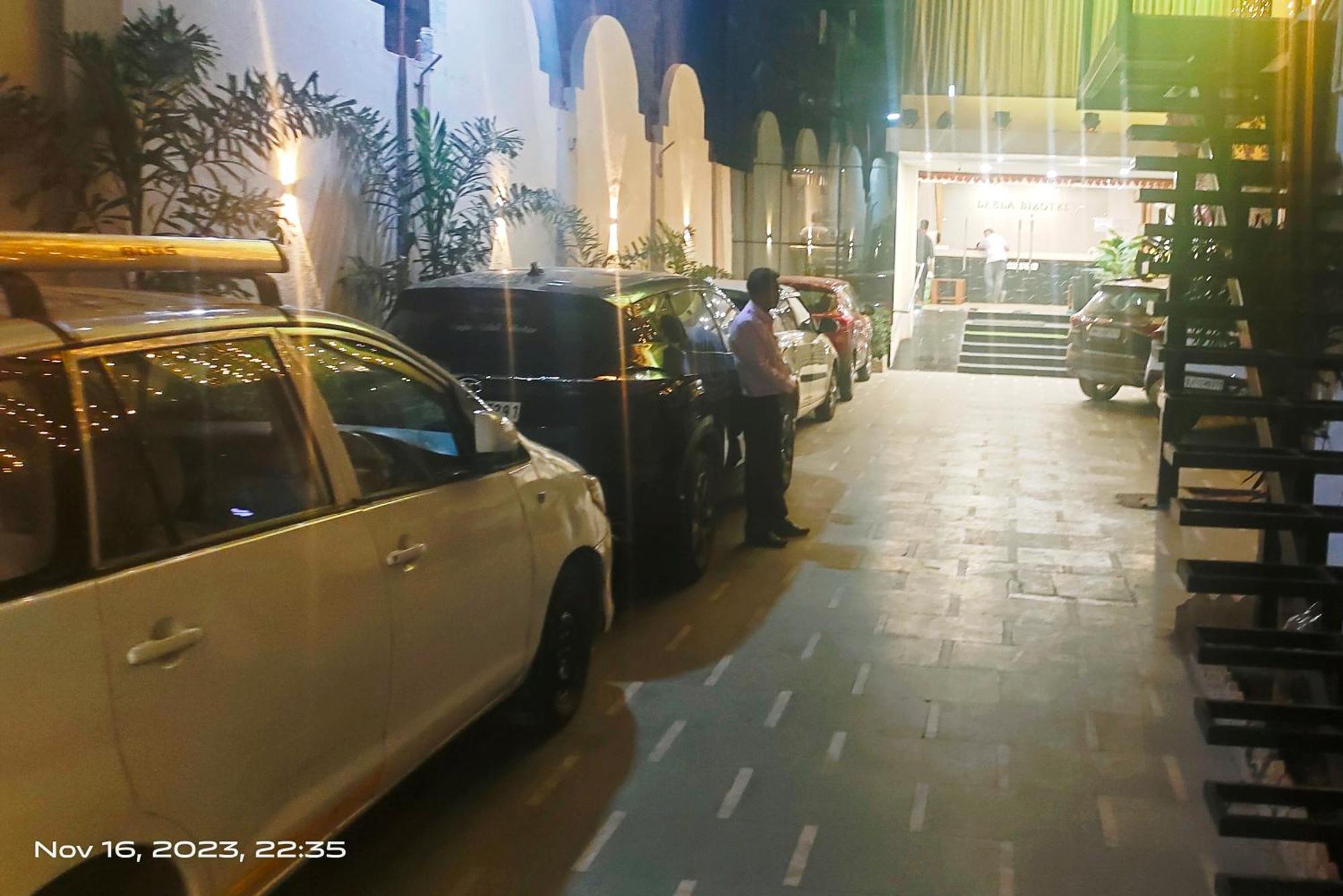 Leela Bizotel Junagadh Exterior foto